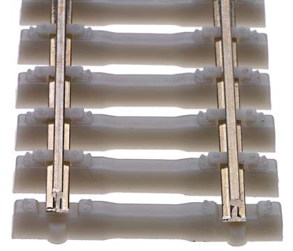 Concrete sleeper flex track 20 1/2" (520mm)<br /><a href='images/pictures/Tillig/83134.jpg' target='_blank'>Full size image</a>